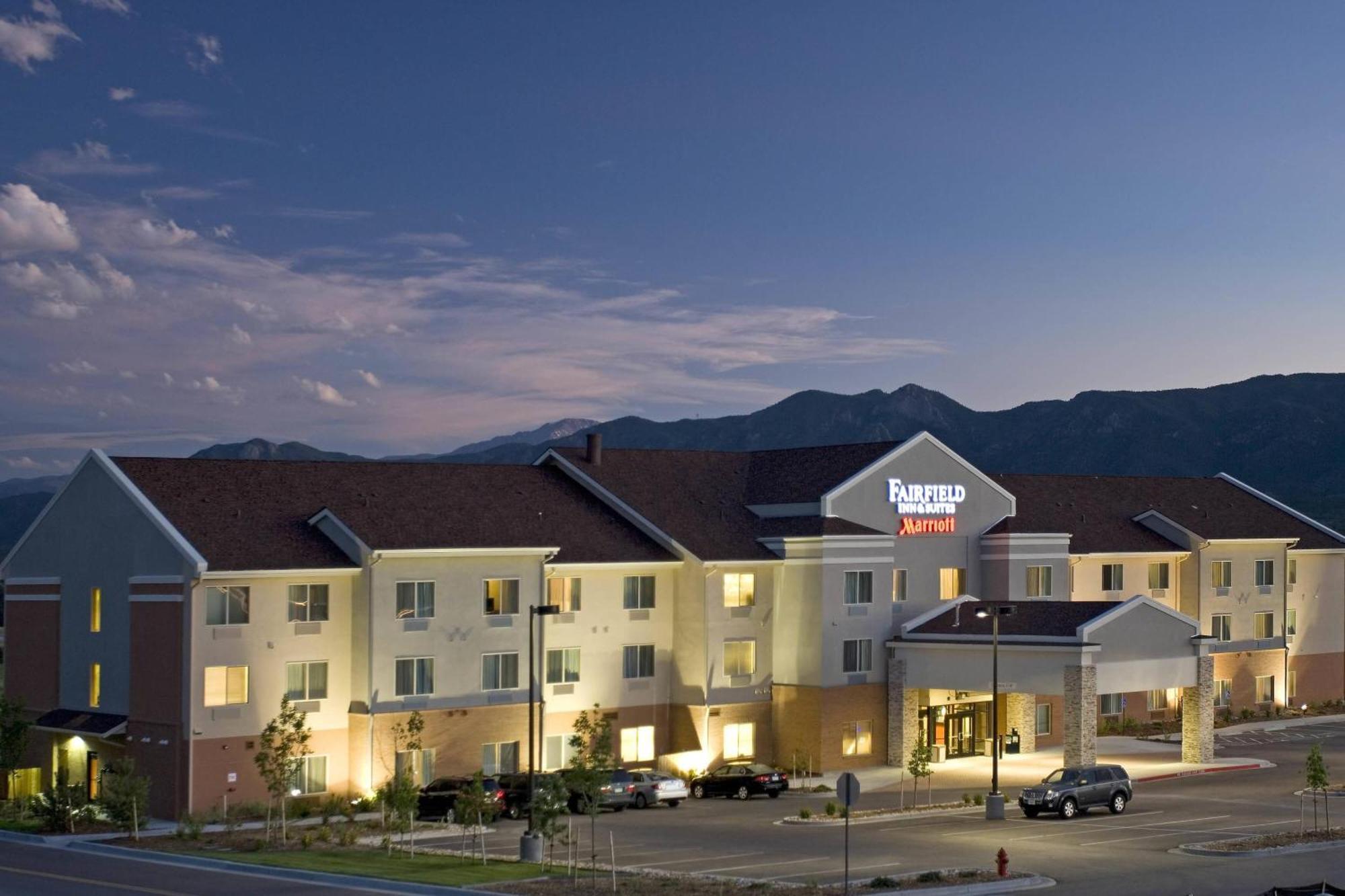 Fairfield Inn And Suites By Marriott Colorado Springs North Air Force Academy Gleneagle Exterior foto